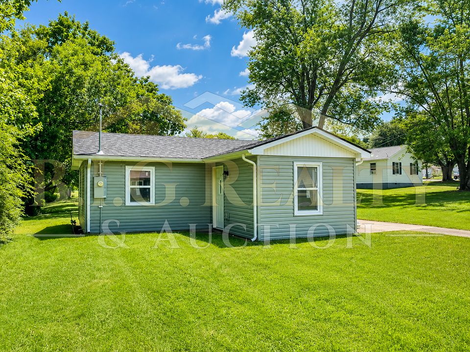 2nd image of 201 Cedar St