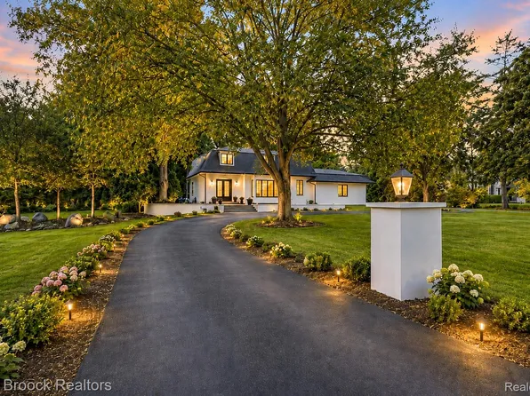 7244 Lahser Rd, Bloomfield Hills, MI 48301