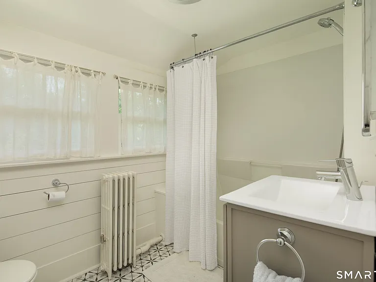 20 Ethan Allen St — Photo 14