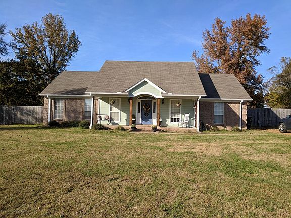 2nd image of 1555 Silver Hills Dr