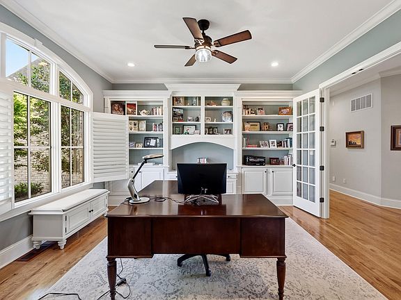 5th image of 402 Chandamere Way