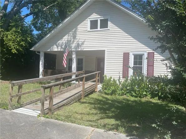 173 S Thomas St, Elberton, GA 30635
