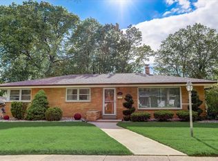 5505 Bentwood Ln, Greendale, WI 53129