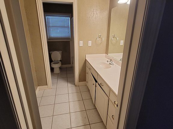3rd image of 2700 4th Ave