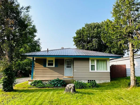 1840 N Lake Dr, Ishpeming, MI 49849