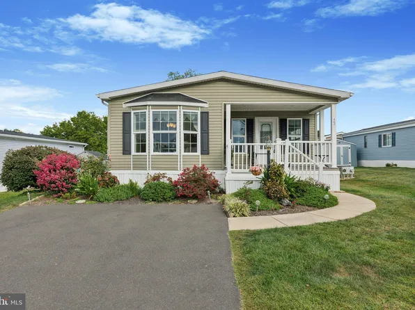 462 Running Brook Rd, North Wales, PA 19454