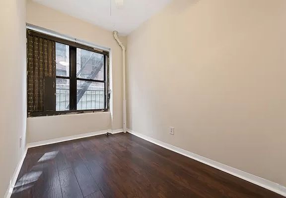 5th image of 311 E 3rd St #2