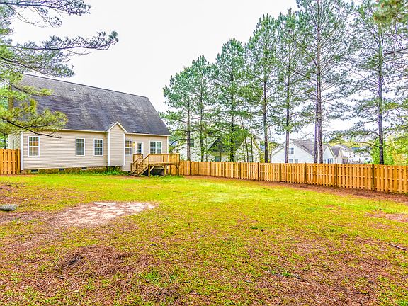 5th image of 262 Winston Pointe Dr