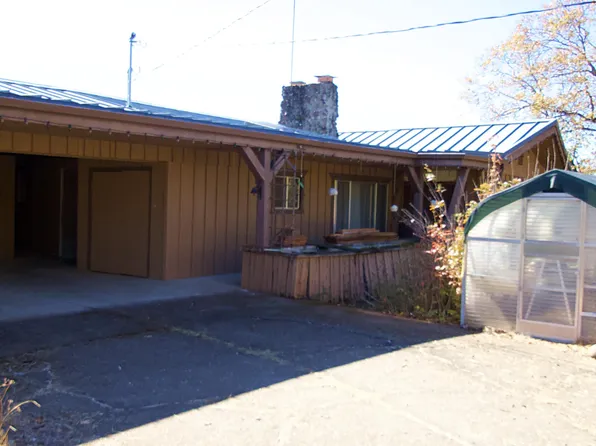 575 Leafwood Dr, Eagle Pt, OR 97524