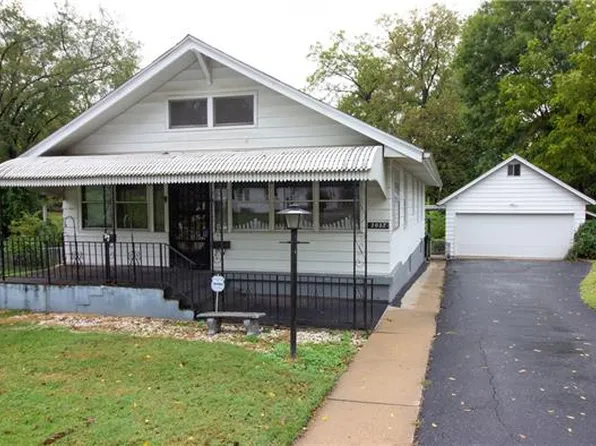 2032 S Harvard Ave, Independence, MO 64052
