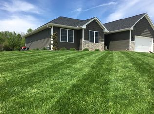 901 Timber Ridge Dr, Mahomet, IL 61853