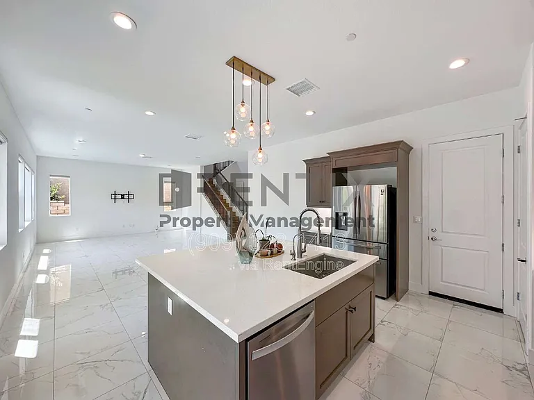19206 Blackthorn Dr — Photo 9