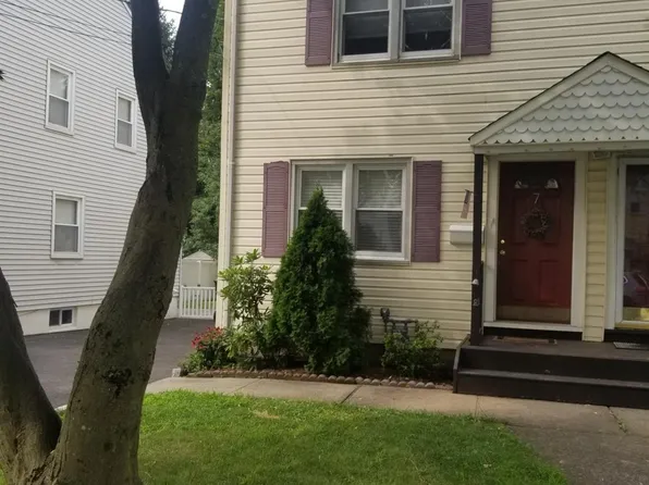 7 Mac Arthur Dr, Edison, NJ 08837