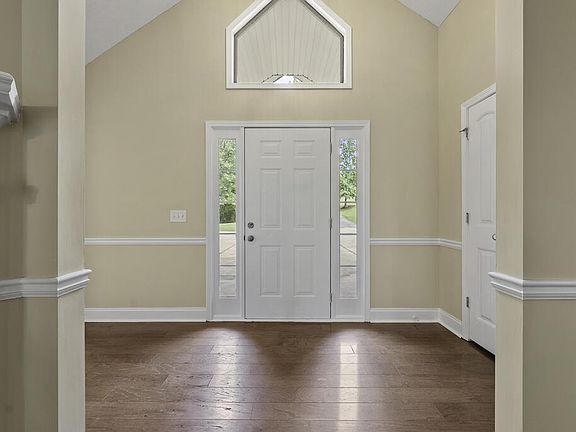 4th image of 667 Lake Harding Dr
