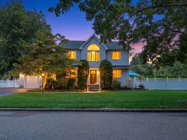 663 Plympton St, New Milford Boro, NJ 07646