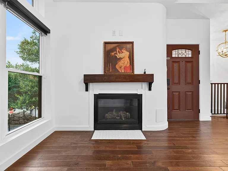 2716 Bagby St — Photo 8