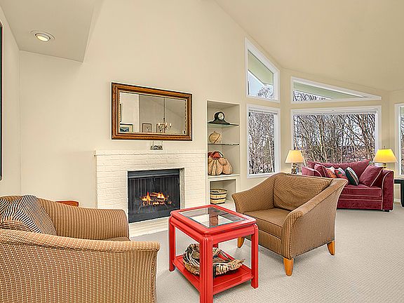 3rd image of 2628 4th Ave N APT 305