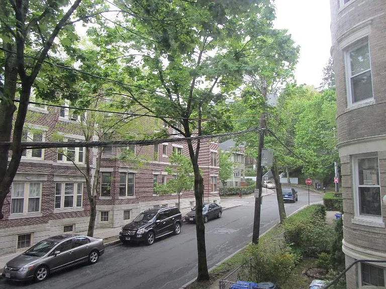 12 Fuller St #4 — Photo 3