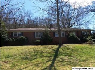 1806 Wooddale Dr NE, Huntsville, AL 35801