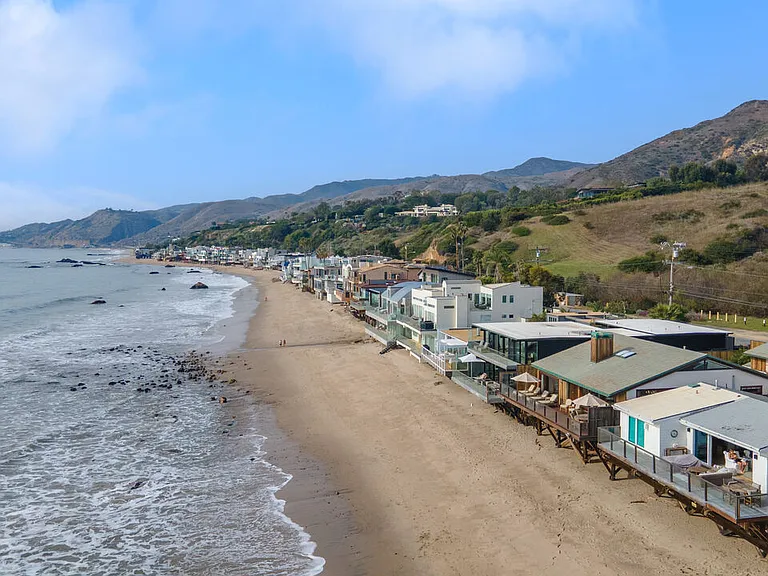 24542 Malibu Rd — Photo 20