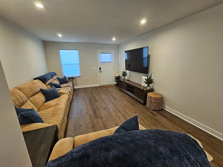 18347 Centennial Cir — Photo 2