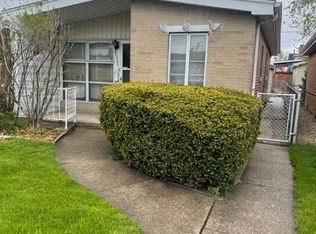 6506 Pershing Rd, Berwyn, IL 60402