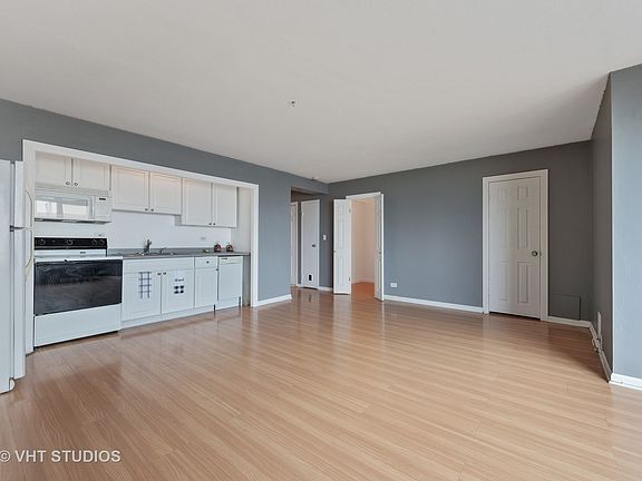 5th image of 3100 N Lake Shore Dr APT 1112