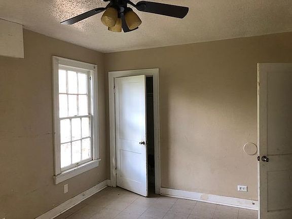 5th image of 3527 W College St