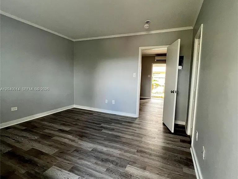 590 NW 40th Ct #3 — Photo 11