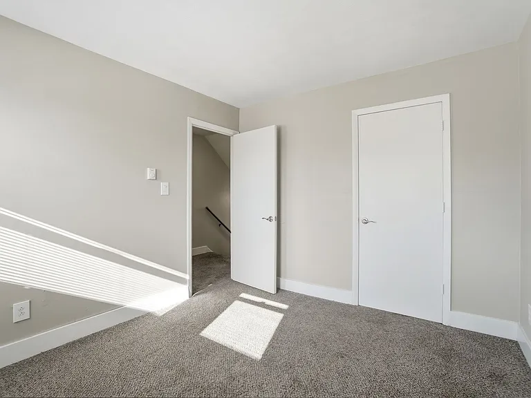 Hickory Creek Apartments — Photo 23