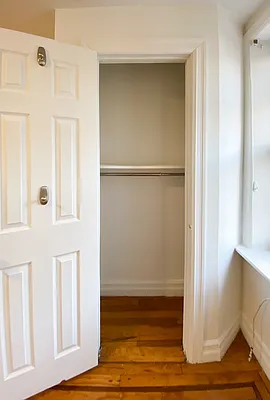 Rented by Kahen Properties | media 4