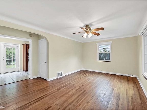 3rd image of 4019 W 227th St