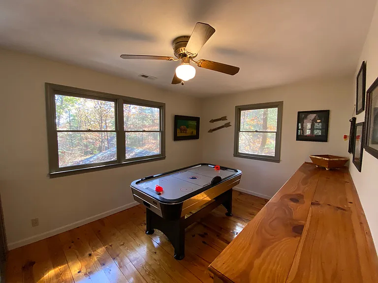 121 Woodstock Dr — Photo 32