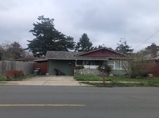 1036 NE Eads St, Newport, OR 97365