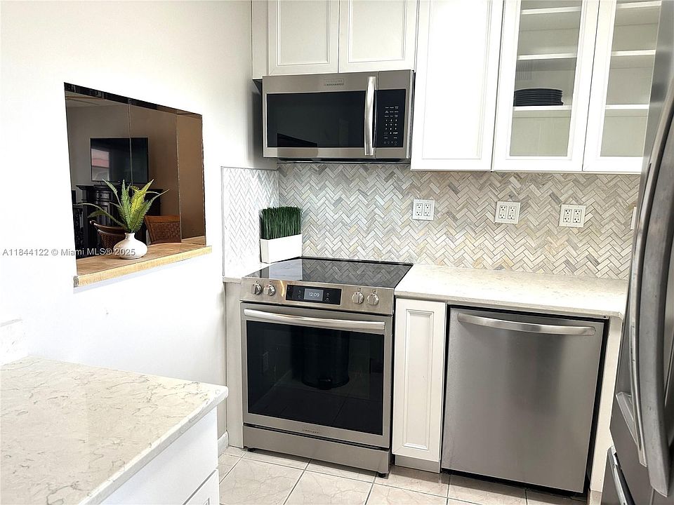 1st image of 9400 Sunrise Lakes Blvd APT 305