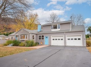 8 Keddy St, Easthampton, MA 01027