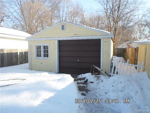 2nd image of 15932 Lola Dr