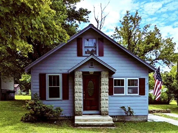 962 3rd St, Tracy City, TN 37387