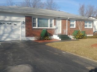 10 Eva St, Latham, NY 12110