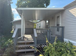 2656 Lake Breeze Dr, Madison, OH 44057