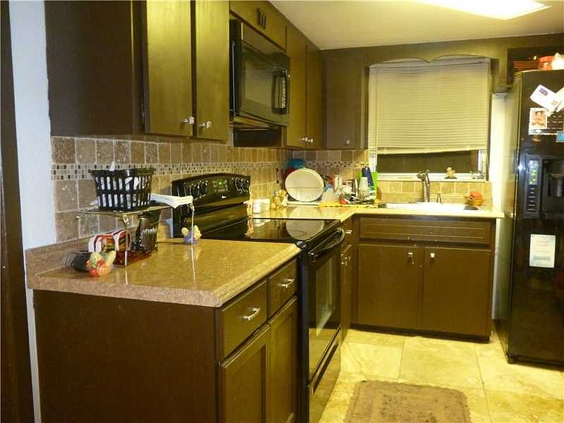2nd image of 3241 Holiday Lake Dr