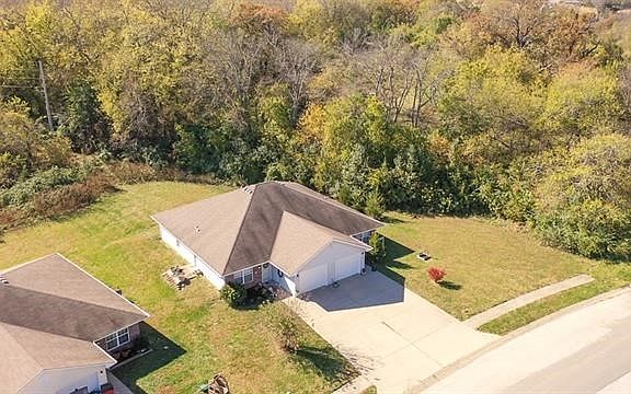 4th image of 301-514 NW Woodbury Dr