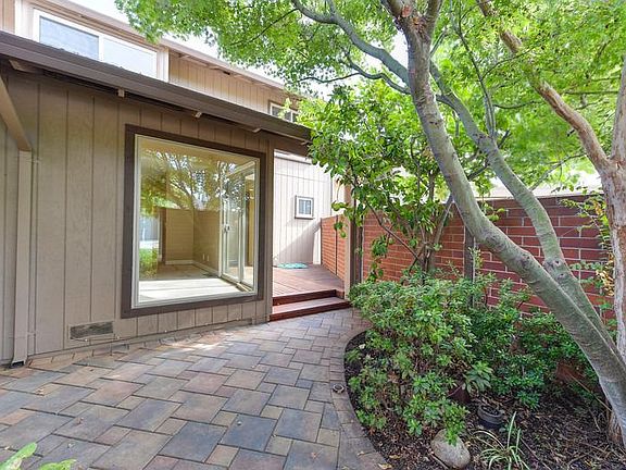 4th image of 8940 Bluff Ln
