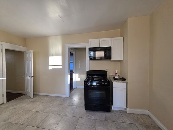 4th image of 62 Fairfield St #B