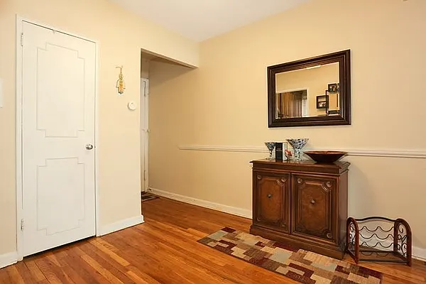 Sold by Dorsa Group | media 10