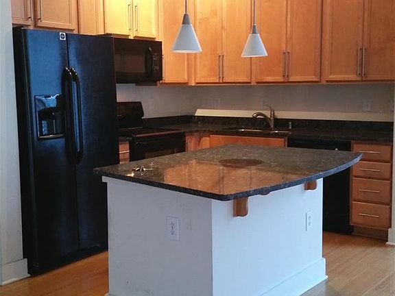 3rd image of 220 Cedar St #1