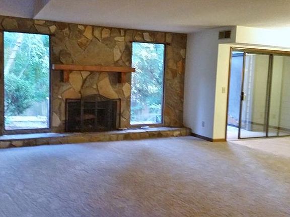 3rd image of 273 Pam Ln