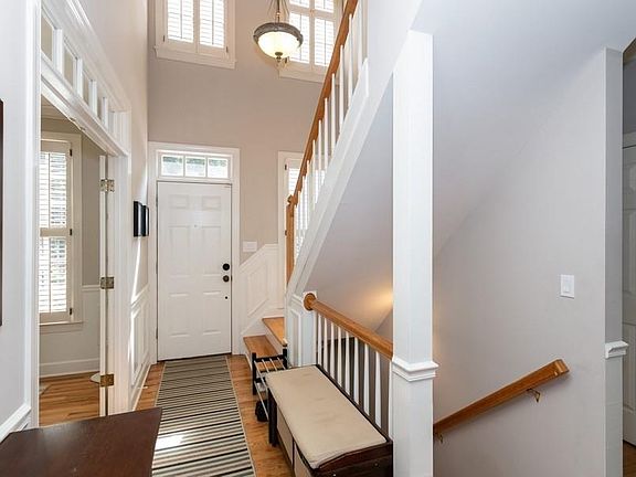 2nd image of 2119 Village Pt NE