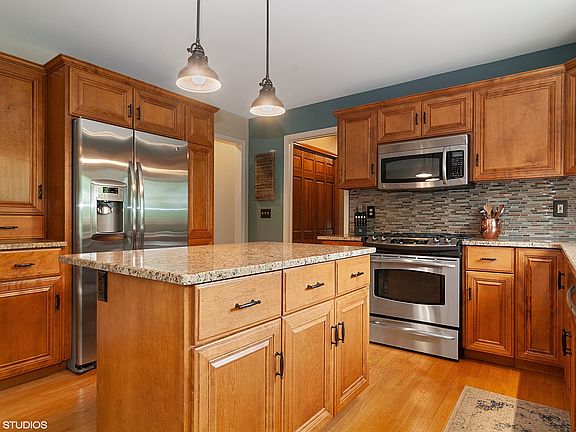 4th image of 2435 Big Woods Dr