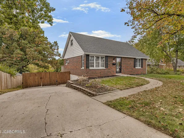 1215 Edgewood Dr, Jefferson City, MO 65109